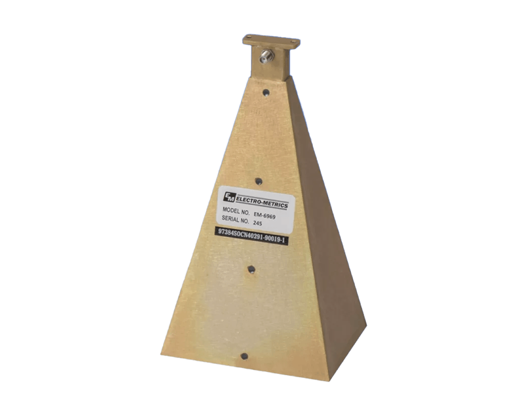 6 GHz - 18 GHz<br>Ridged Guide Directional Antenna<br>EM-6969