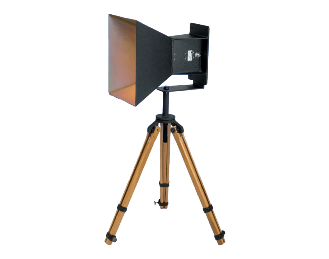 1 GHz - 2.5 GHz<br>Octave Band Horn Directional Antenna<br>EM-7020